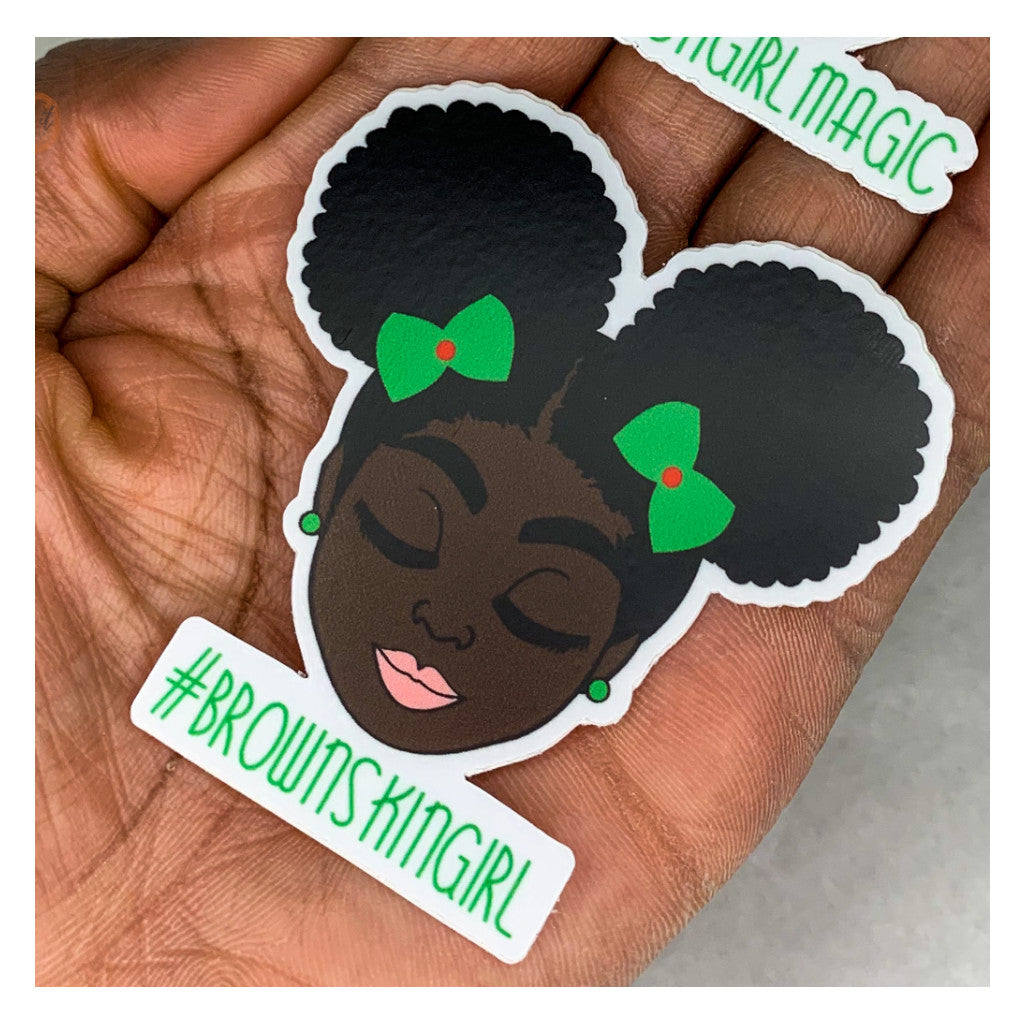 Sticker: #brownskingirl mit grünen Schleifen